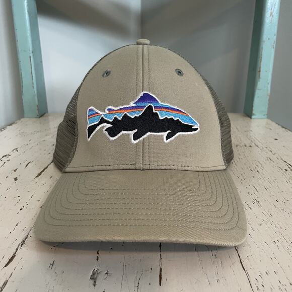 Patagonia Fitz Roy Trout Trucker Hat Cap Mesh Snap Back Tan Embroidered Fish - Picture 1 of 7